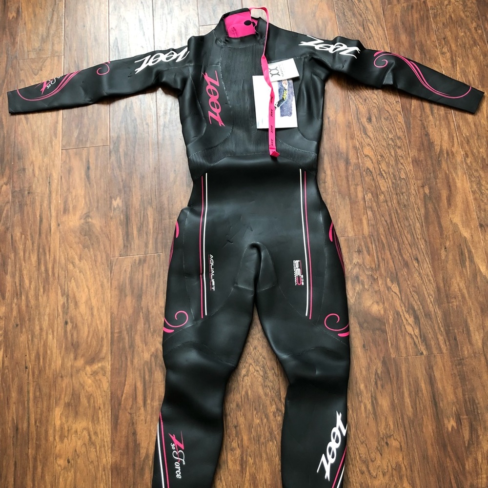 Zoot Women’s Z Force 3.0 Wetsuit-color: black/beet